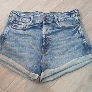 Arizona Jean Company Blue Jean Shorts High-Waisted Distressed